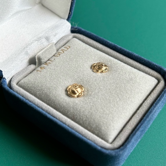 14kt Gold Rose Earrings - Picture 3 of 4